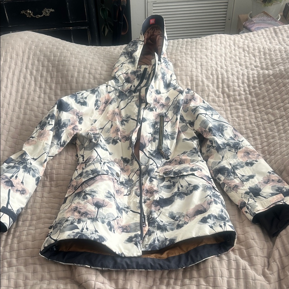 686 Gore Tex Floral Women's snow Jacket